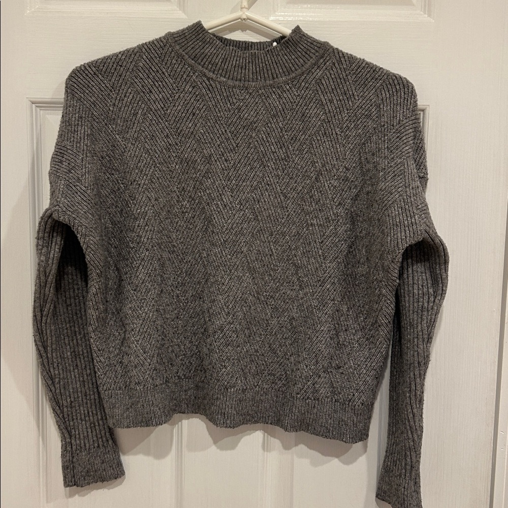 Raya Heather Gray Cross Ribbed Pattern Sleeve Mock Neck Sweater, small